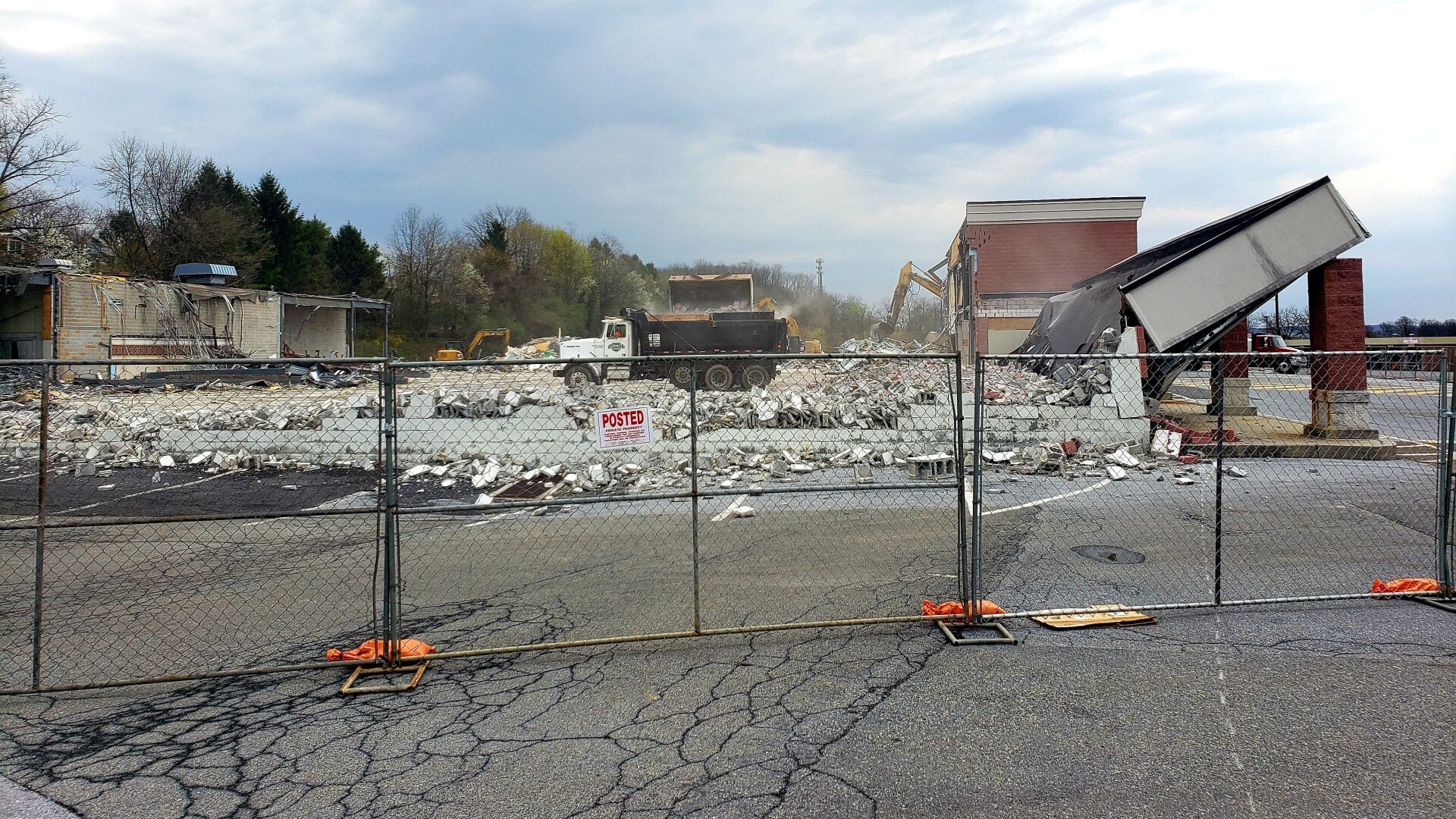 Demolition of Exeter Promenade shopping center